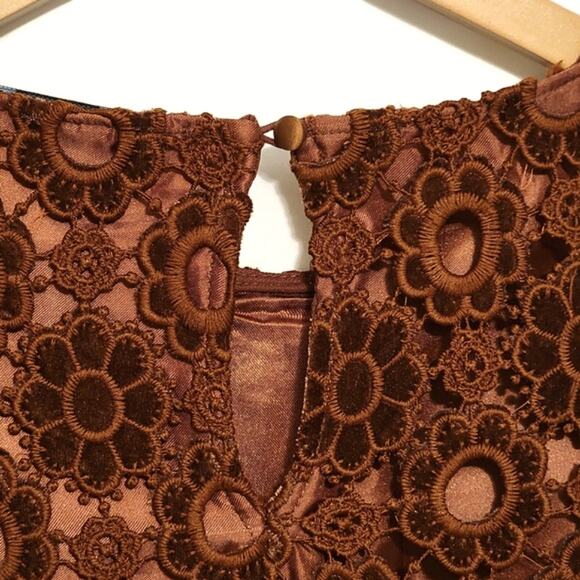 Eva Franco Lace Overlay Bell Sleeve Scoop Neck Brown Midi Shift Dress Size 4 - Picture 12 of 16